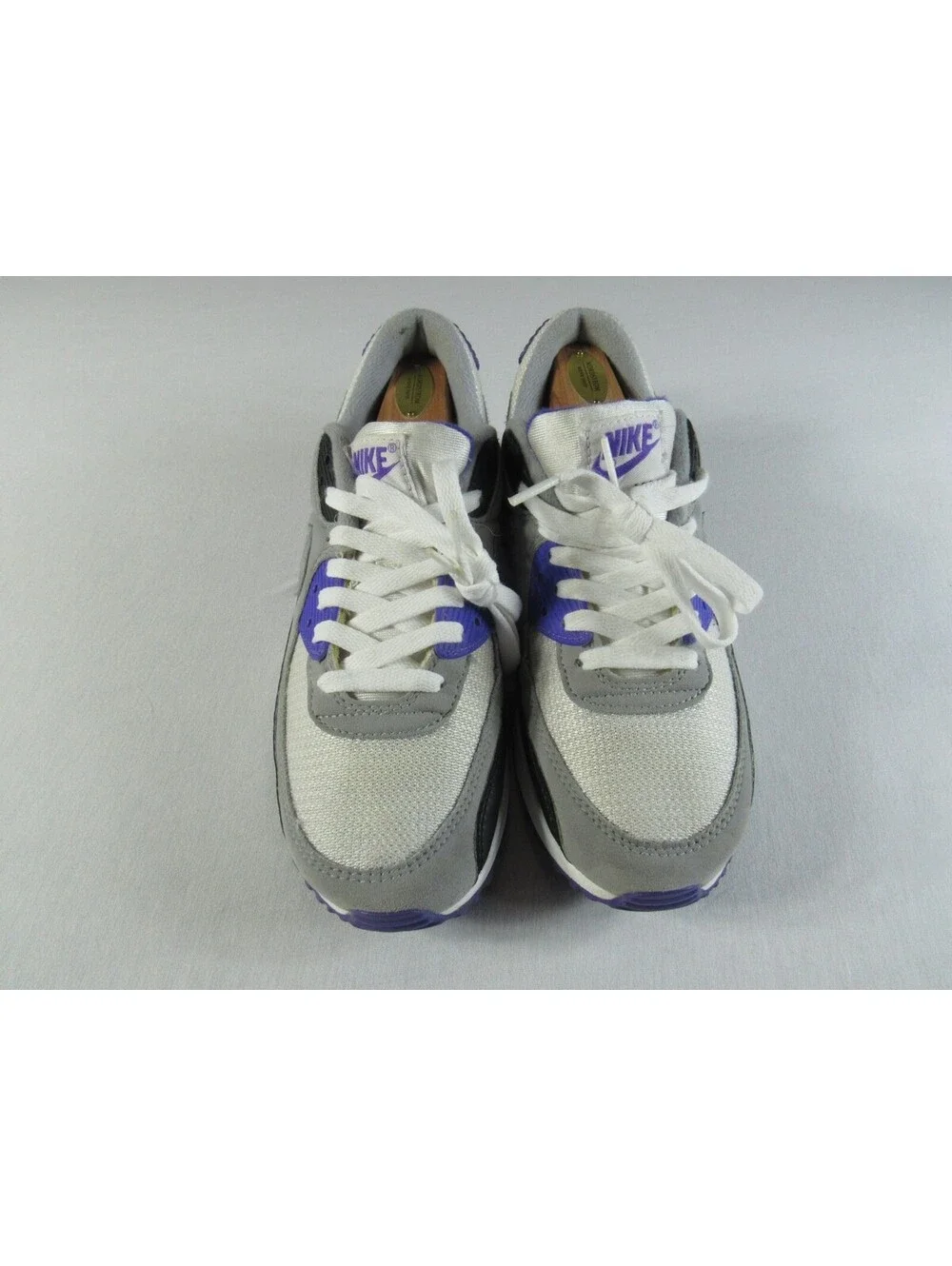 Nike Air Max 90 Hyper Grape Low Top Lace-Up Mesh Cushioned CD0881-104 - Size 8.5